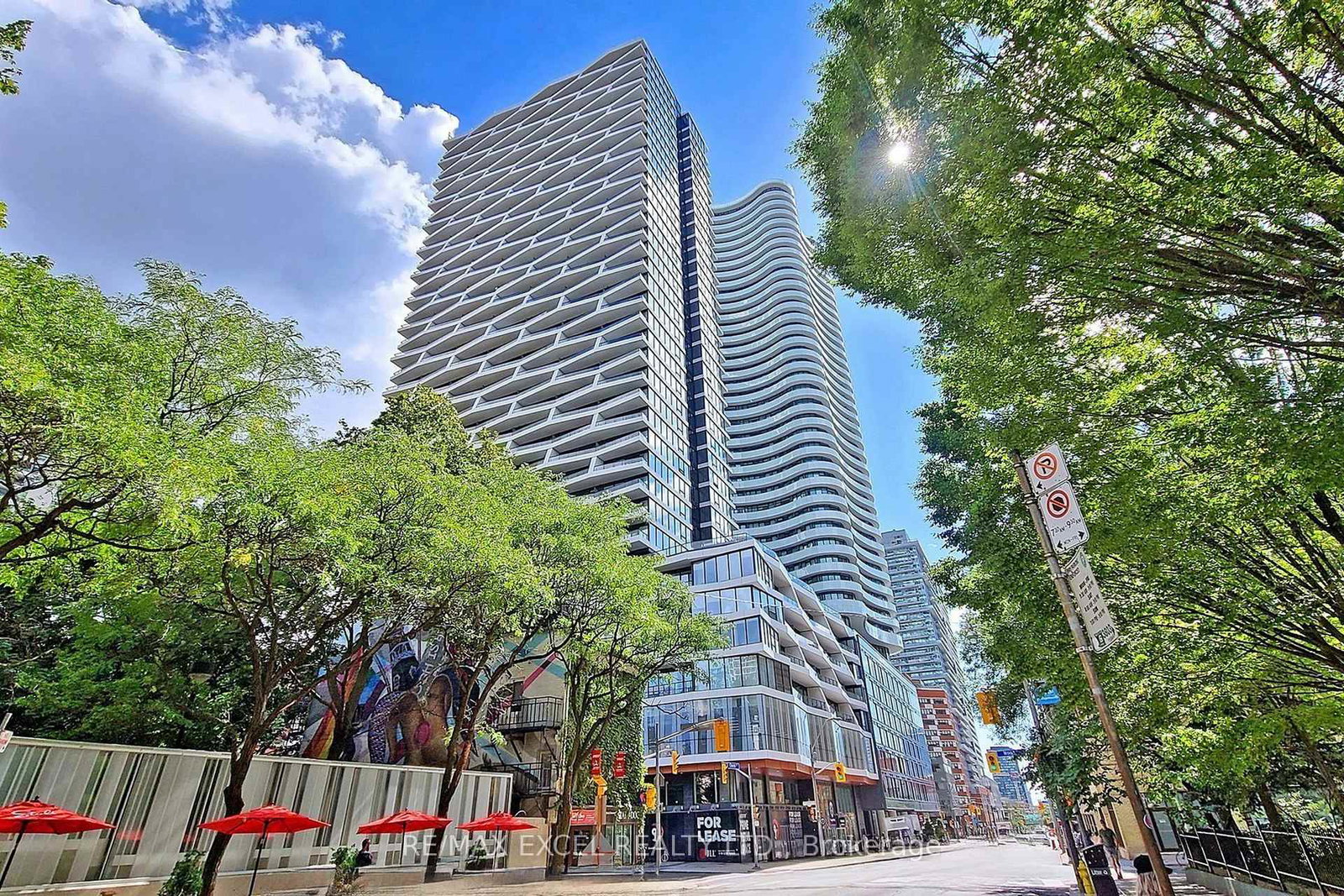 85-wood-street-toronto-ontario-c13050080