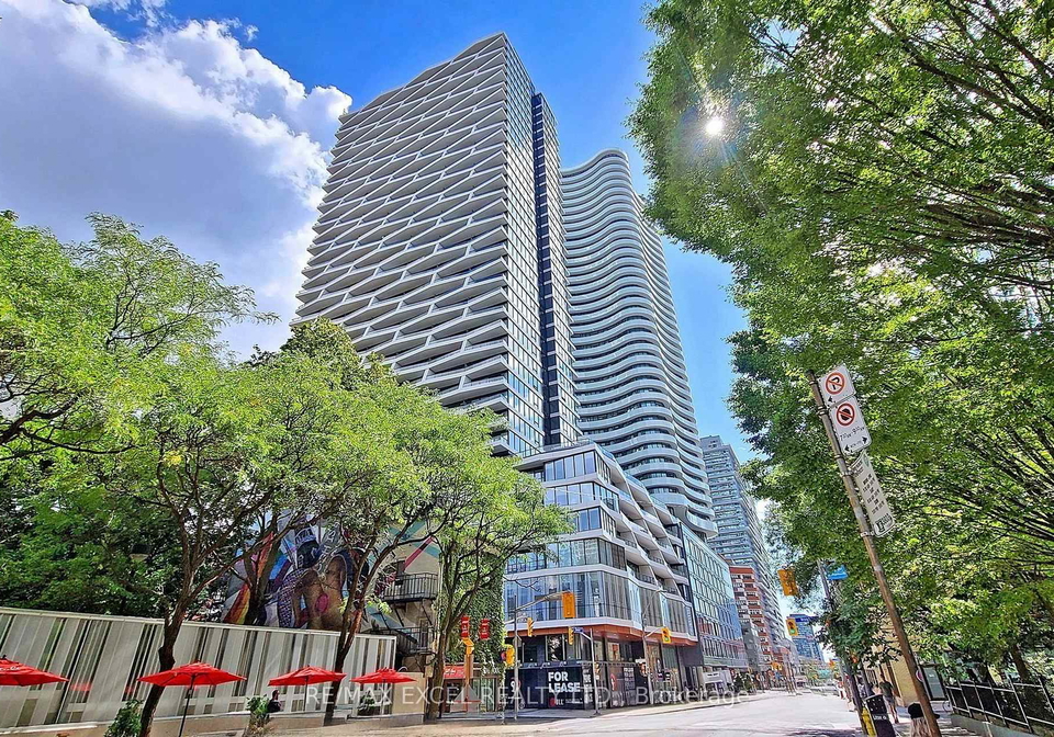 85-wood-street-toronto-ontario-c13050080