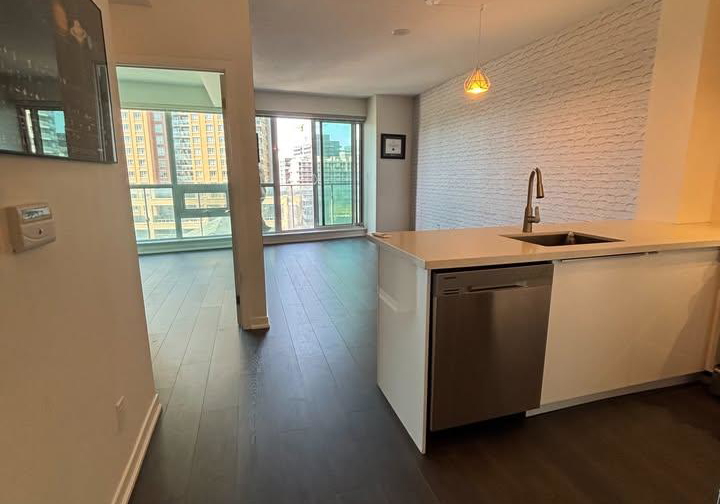 150-east-liberty-street-toronto-ontario-c13050332