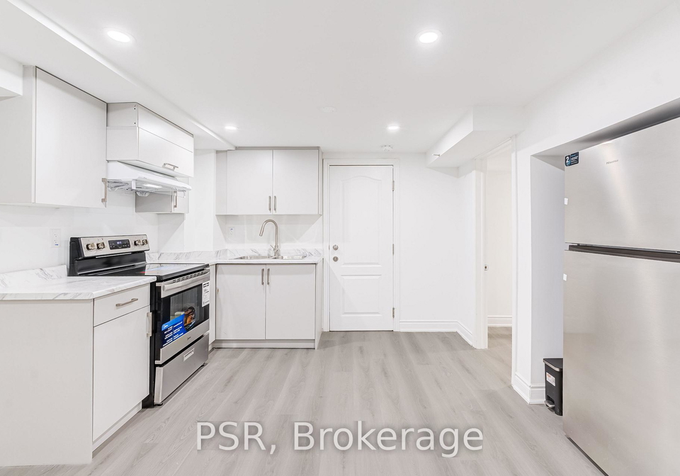 24-skelmore-lower-crescent-north-york-ontario-c13050666