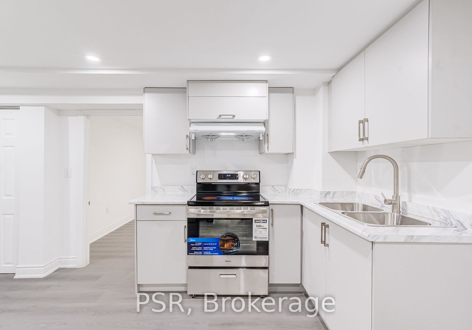 24-skelmore-lower-crescent-north-york-ontario-c13050666