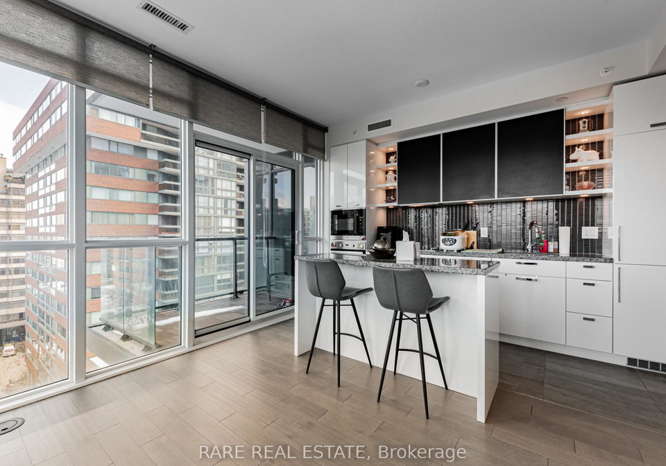 32-davenport-road-toronto-ontario-c13050788