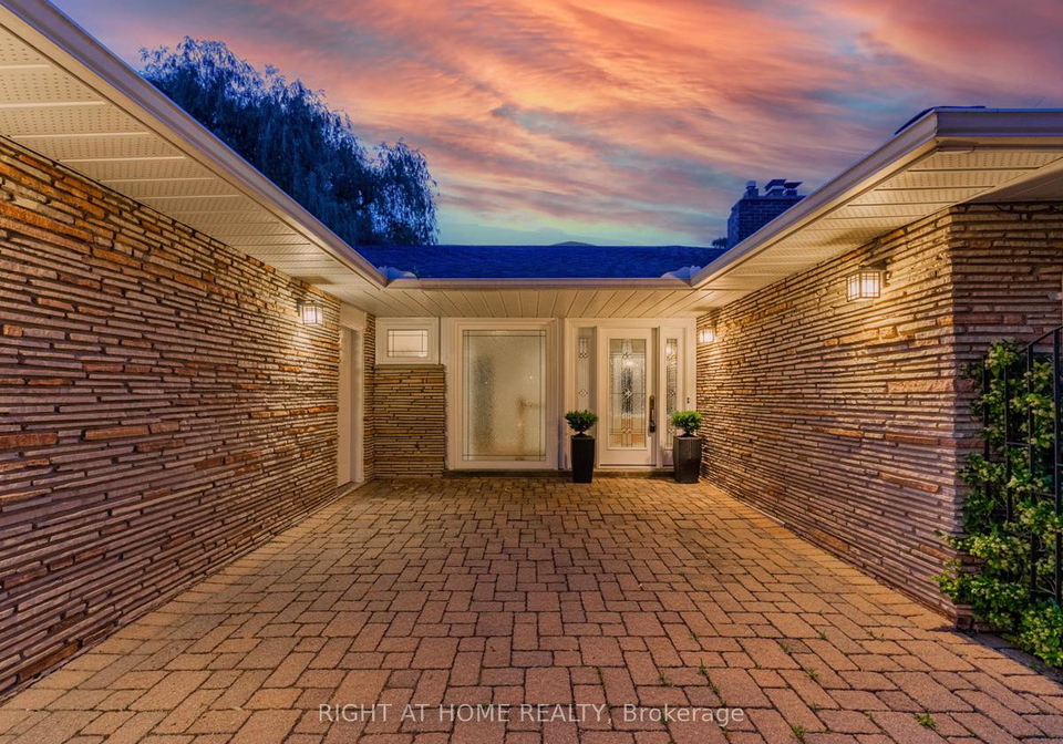 30-hawksbury-drive-north-york-ontario-c13051032