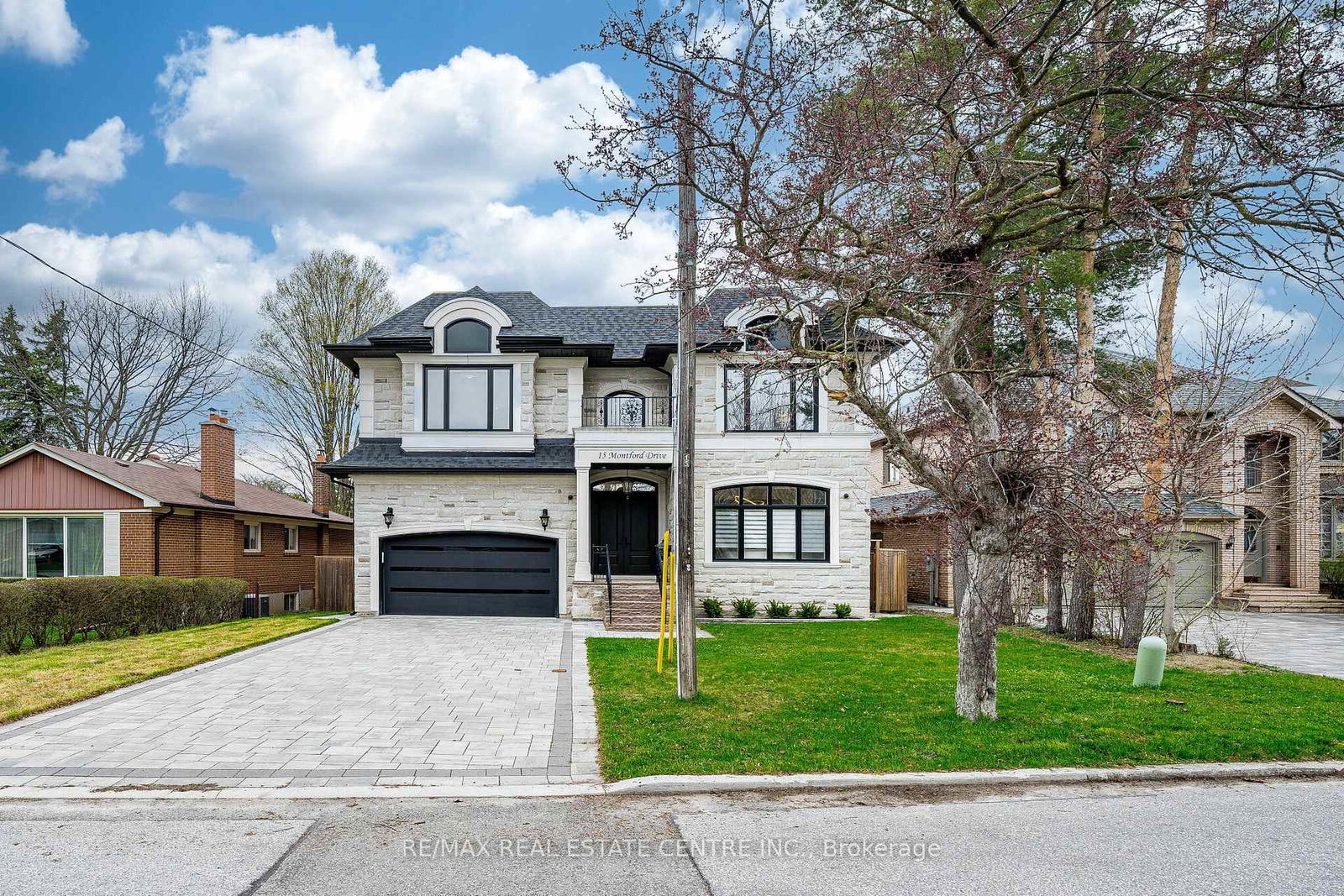 15-montford-drive-north-york-ontario-c13051104