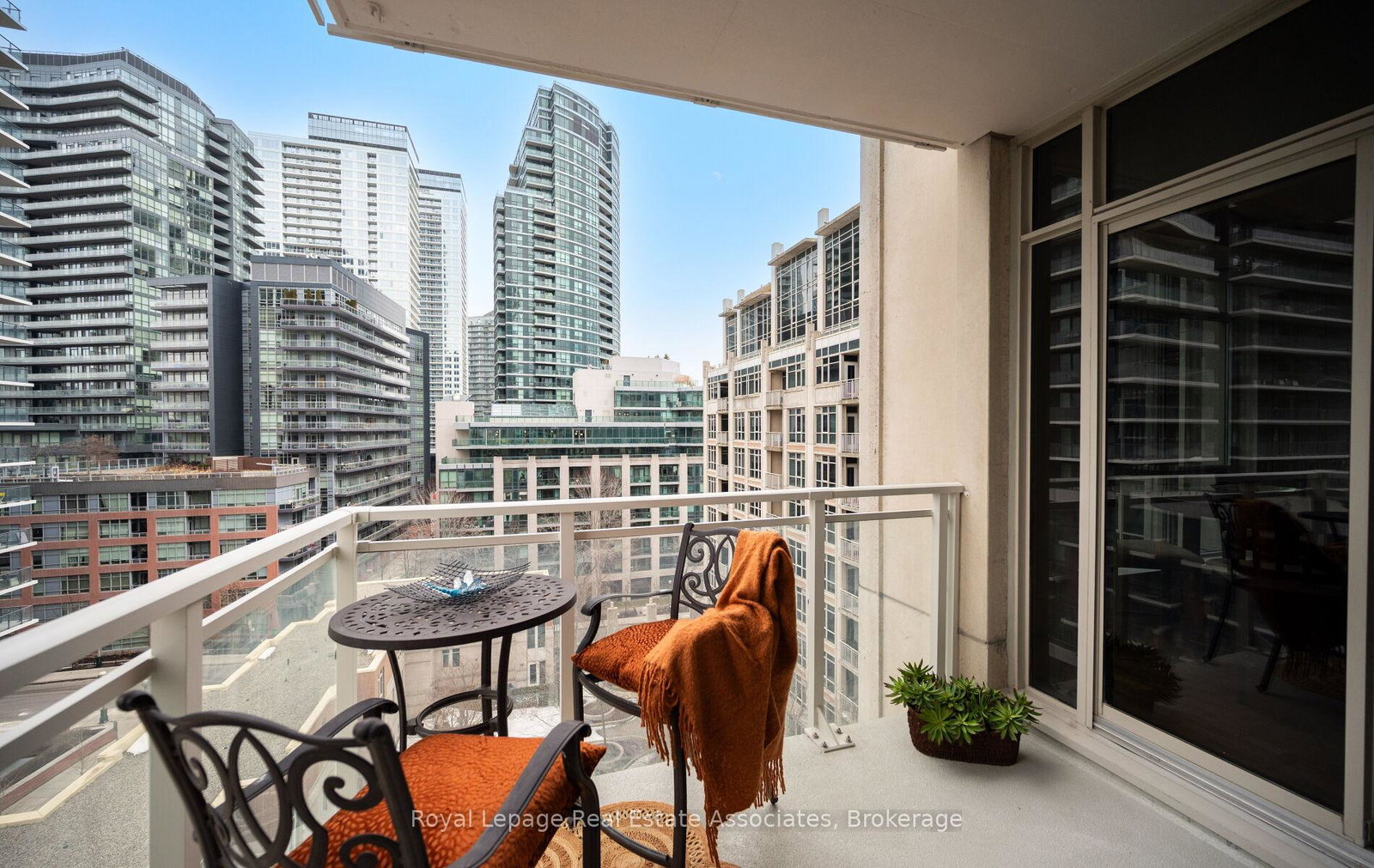 21-grand-magazine-street-toronto-ontario-c13051288