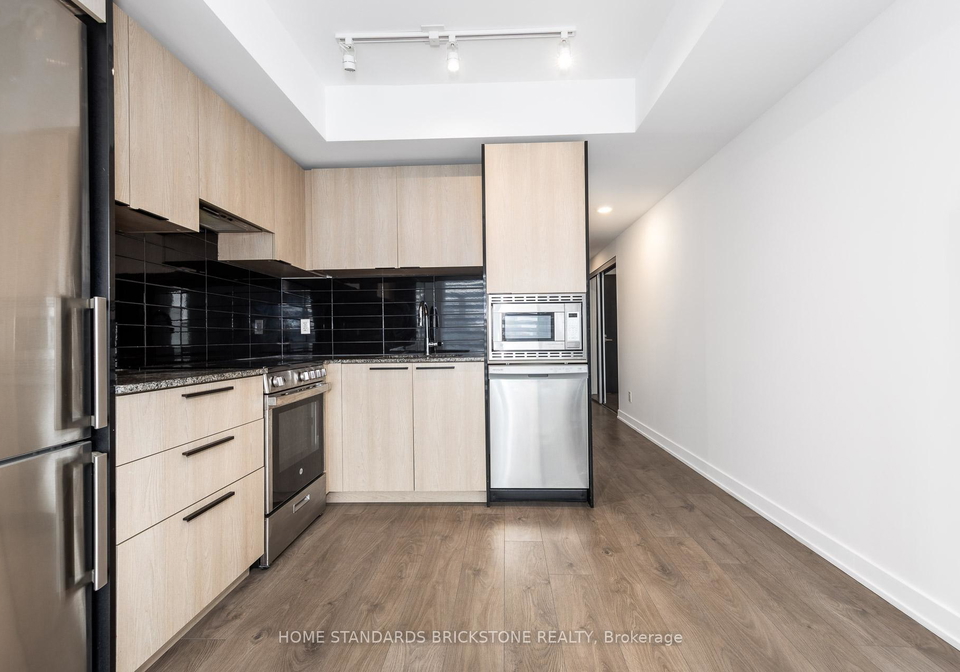 501-yonge-street-toronto-ontario-c13051330