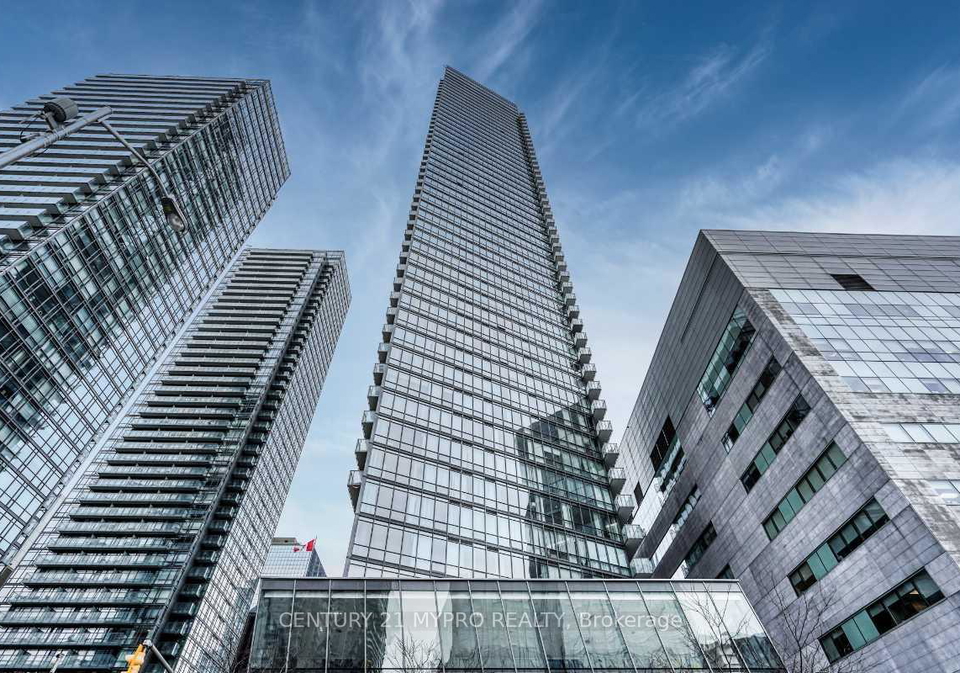 832-bay-street-toronto-ontario-c13051398
