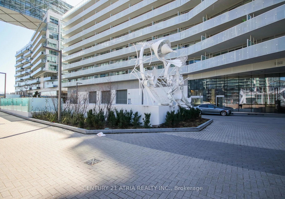15-queens-quay-toronto-ontario-c13051470
