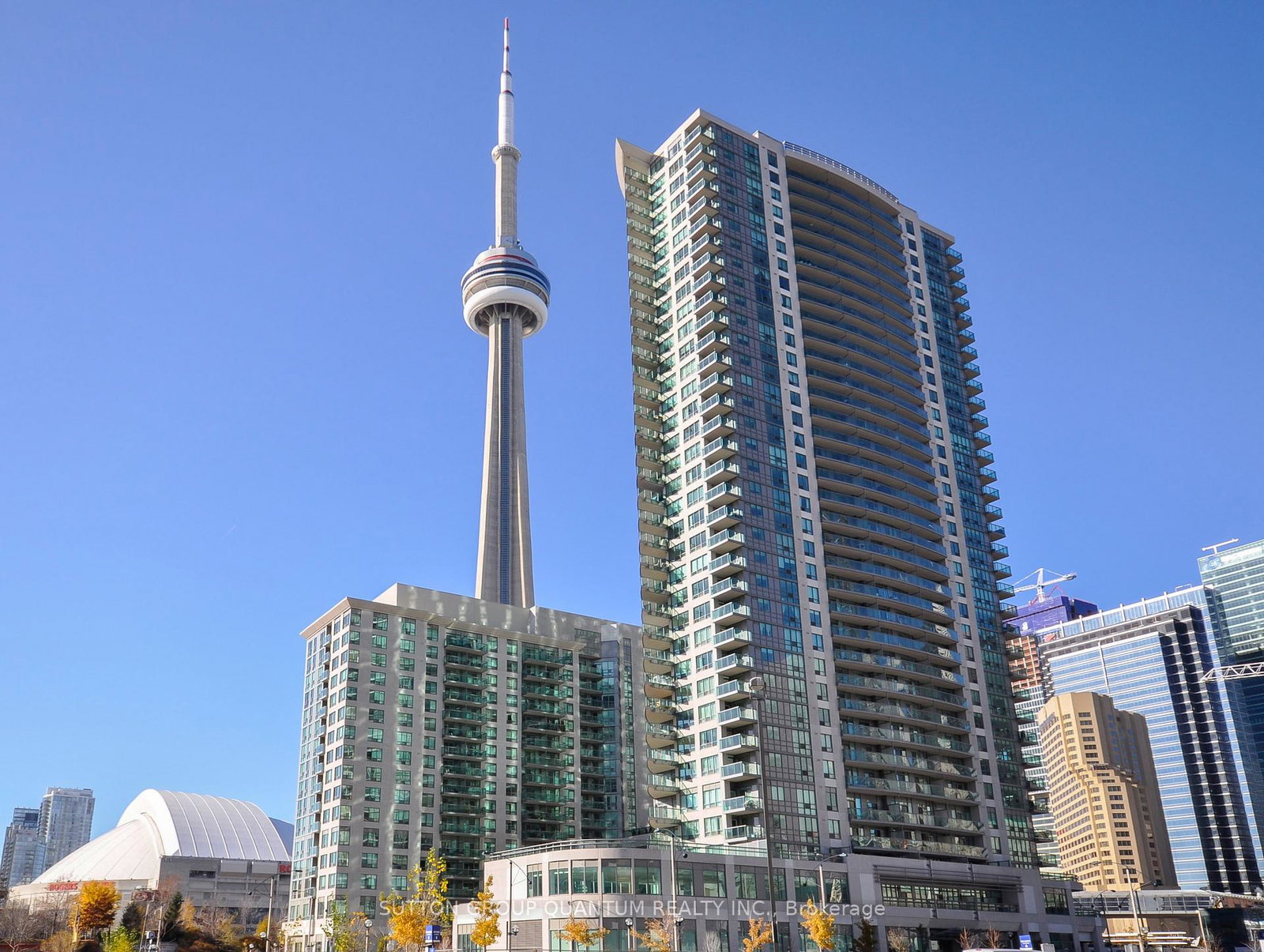 30-grand-trunk-crescent-toronto-ontario-c13051530