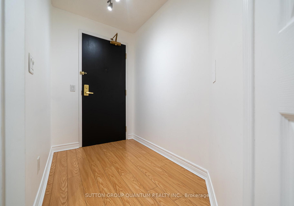 30-grand-trunk-crescent-toronto-ontario-c13051530