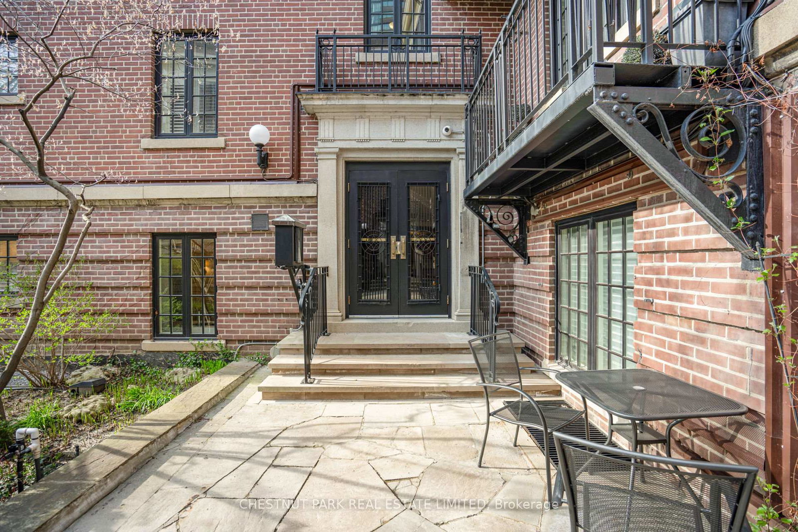 150-st-clair-avenue-w-toronto-ontario-c13052022
