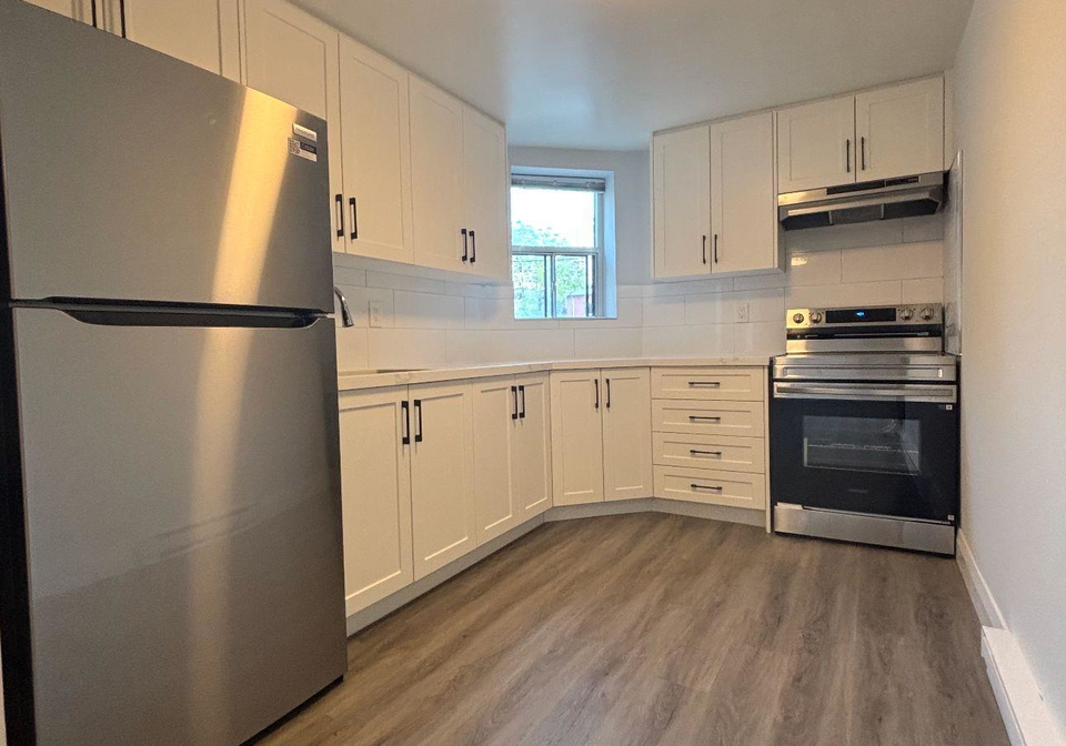 99-bellevue-avenue-toronto-ontario-c13052024