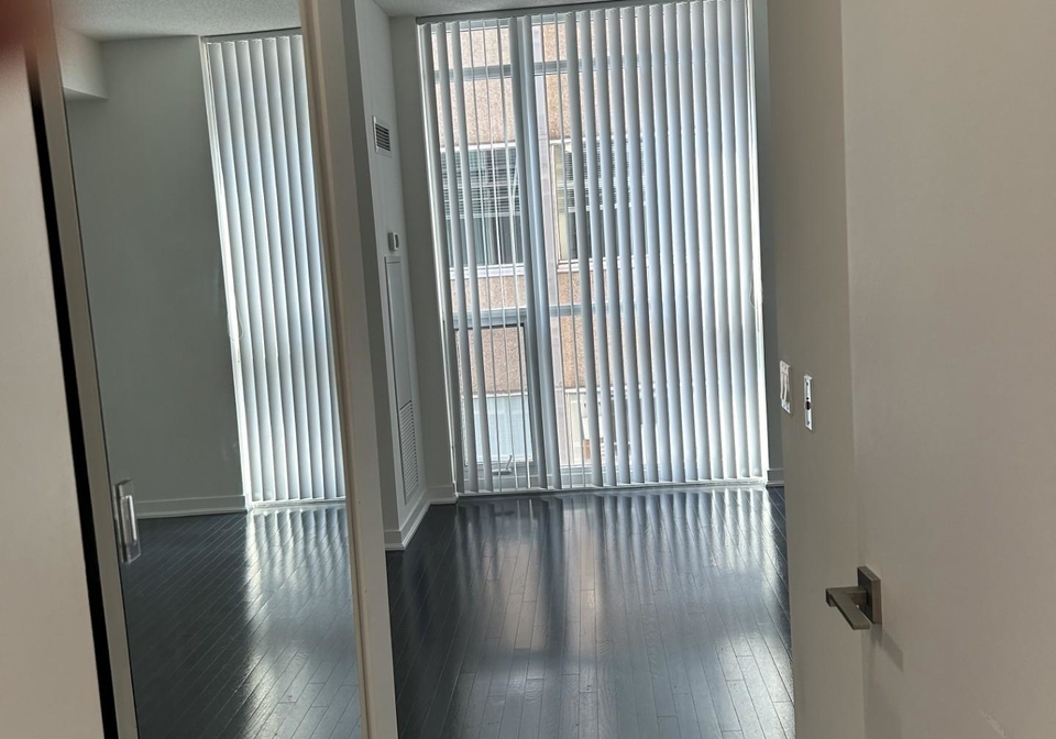 770-bay-street-toronto-ontario-c13052128