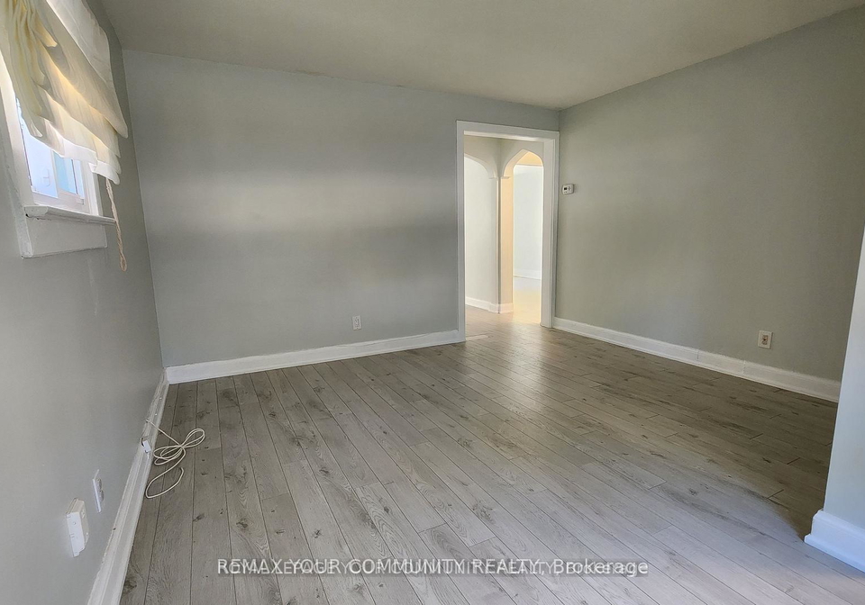 207-olive-avenue-north-york-ontario-c13052754