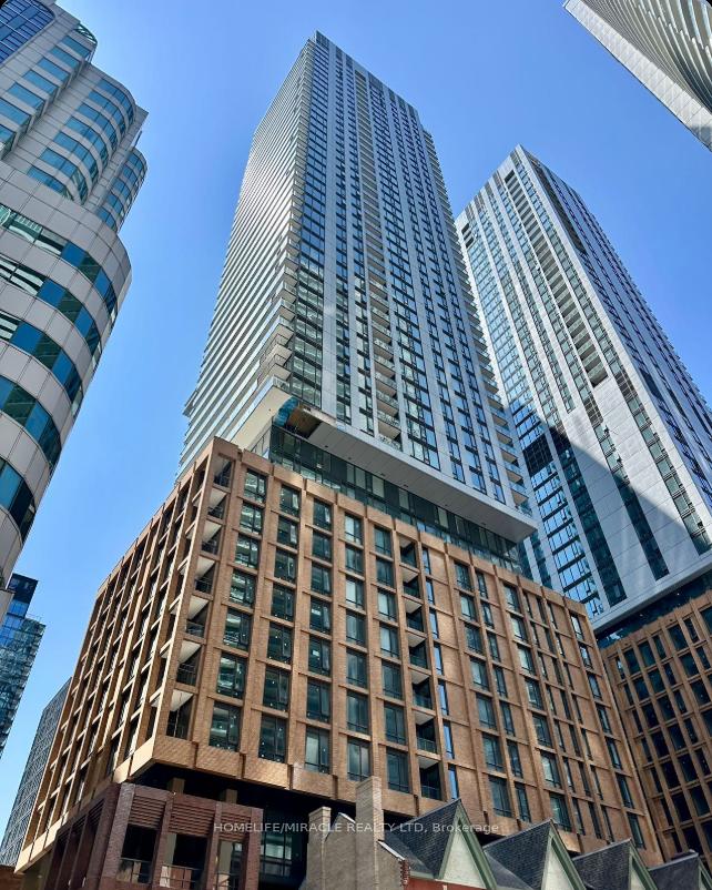 8-widmer-street-toronto-ontario-c13052798