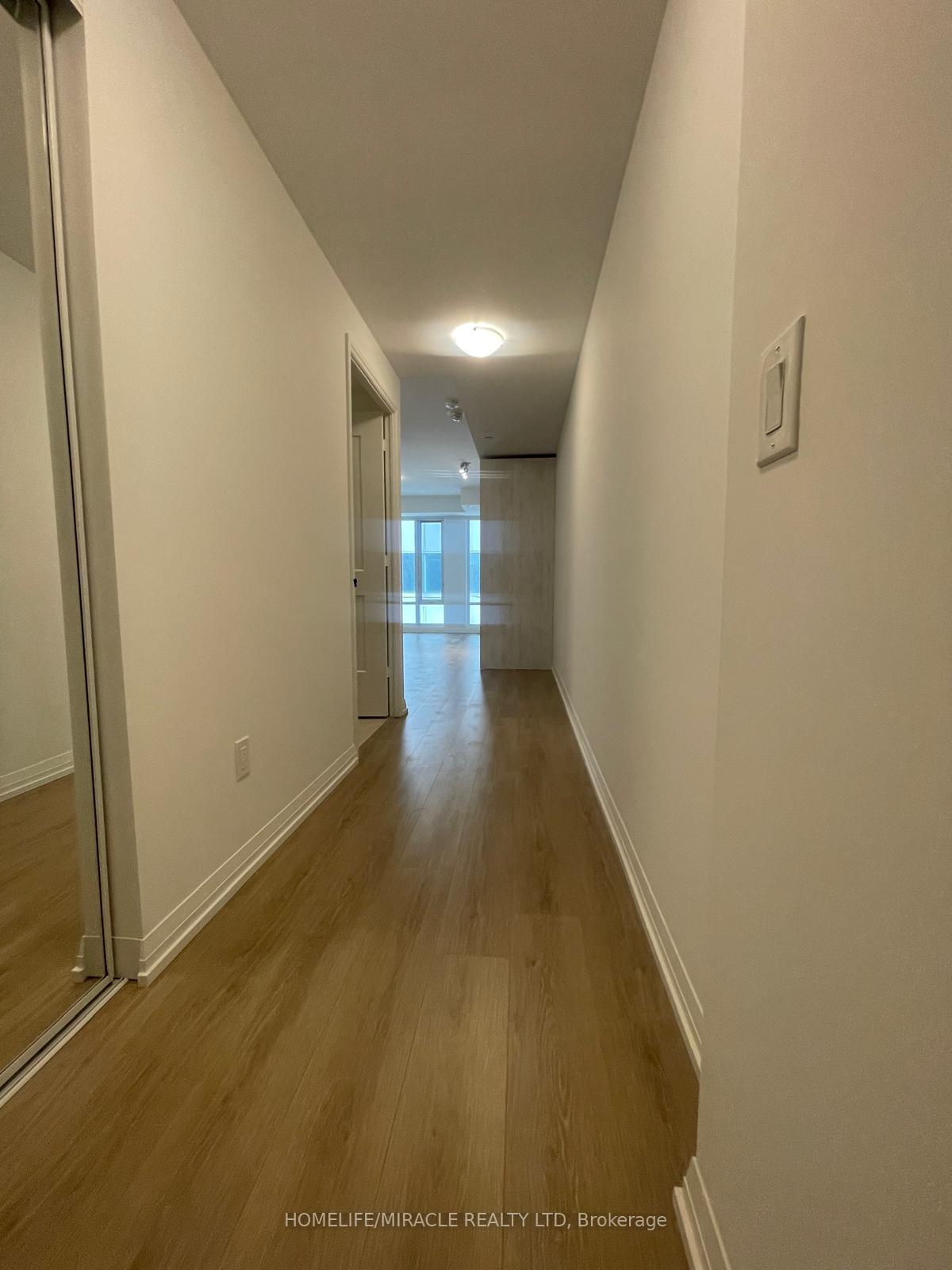 8-widmer-street-toronto-ontario-c13052828