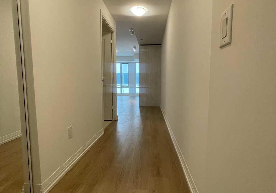 8-widmer-street-toronto-ontario-c13052828