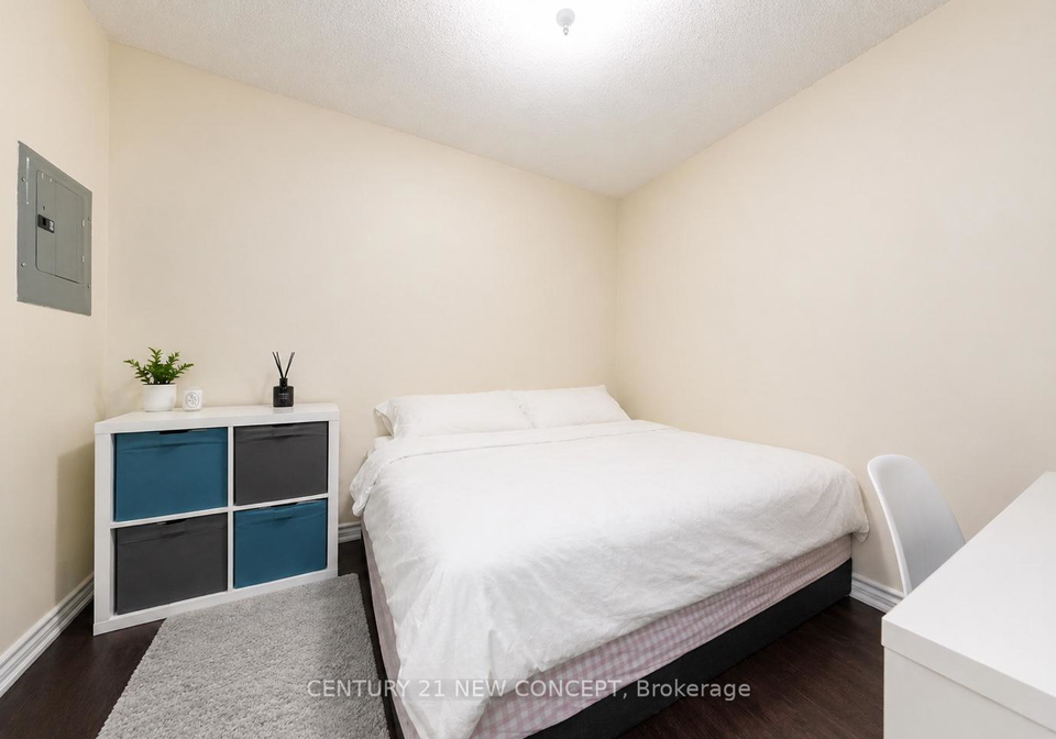 761-bay-street-toronto-ontario-c13052882