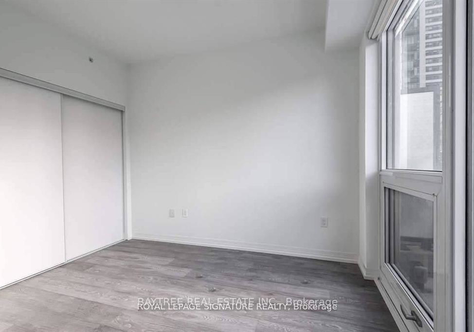 251-jarvis-street-toronto-ontario-c13053346