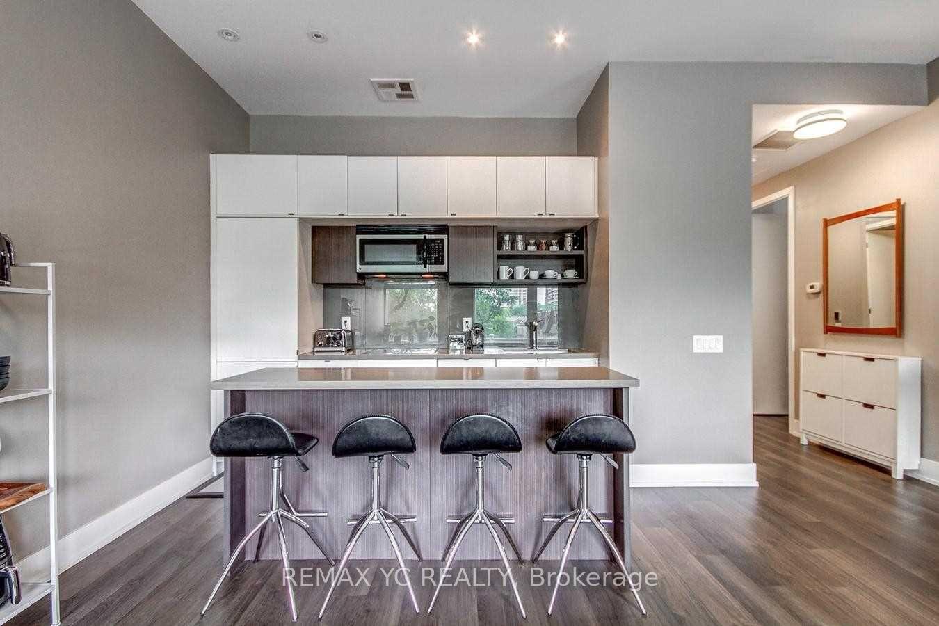 111-st-clair-avenue-w-toronto-ontario-c13053668