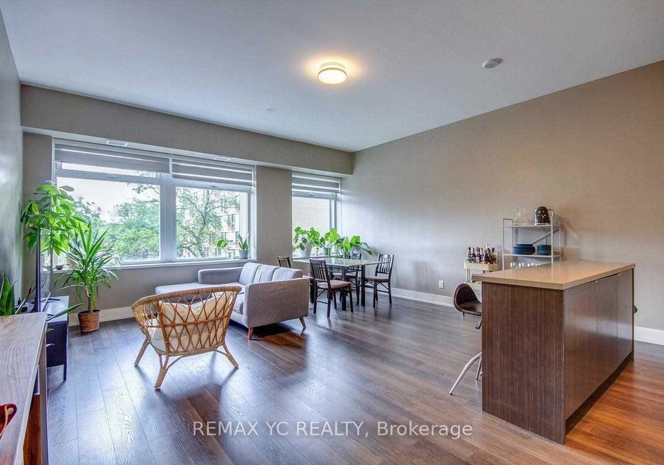 111-st-clair-avenue-w-toronto-ontario-c13053668