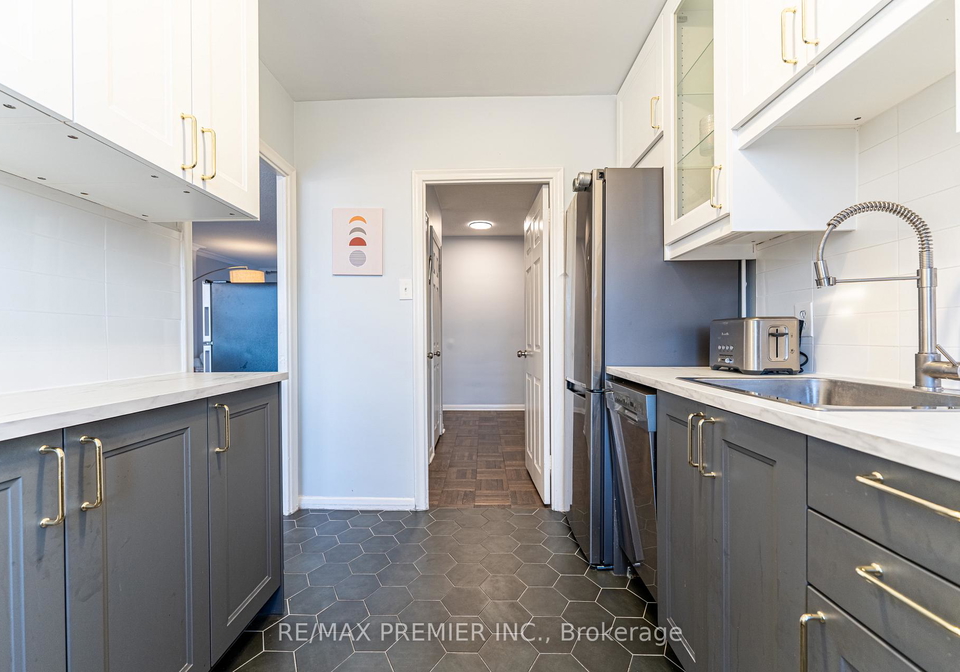 660-eglinton-avenue-w-toronto-ontario-c13053842