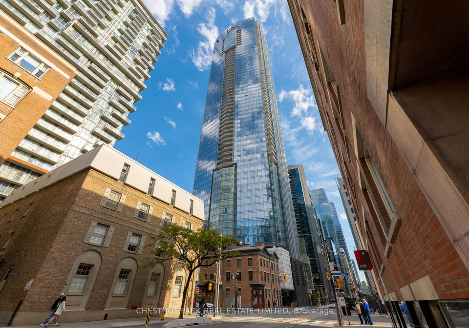 180-university-avenue-toronto-ontario-c13053938