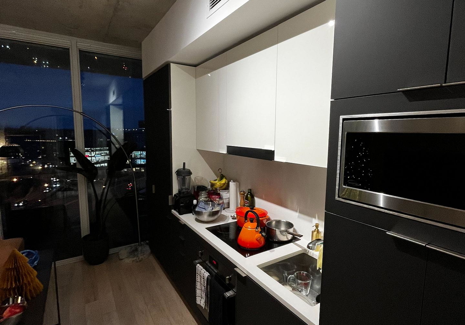 170-bayview-avenue-toronto-ontario-c13054016