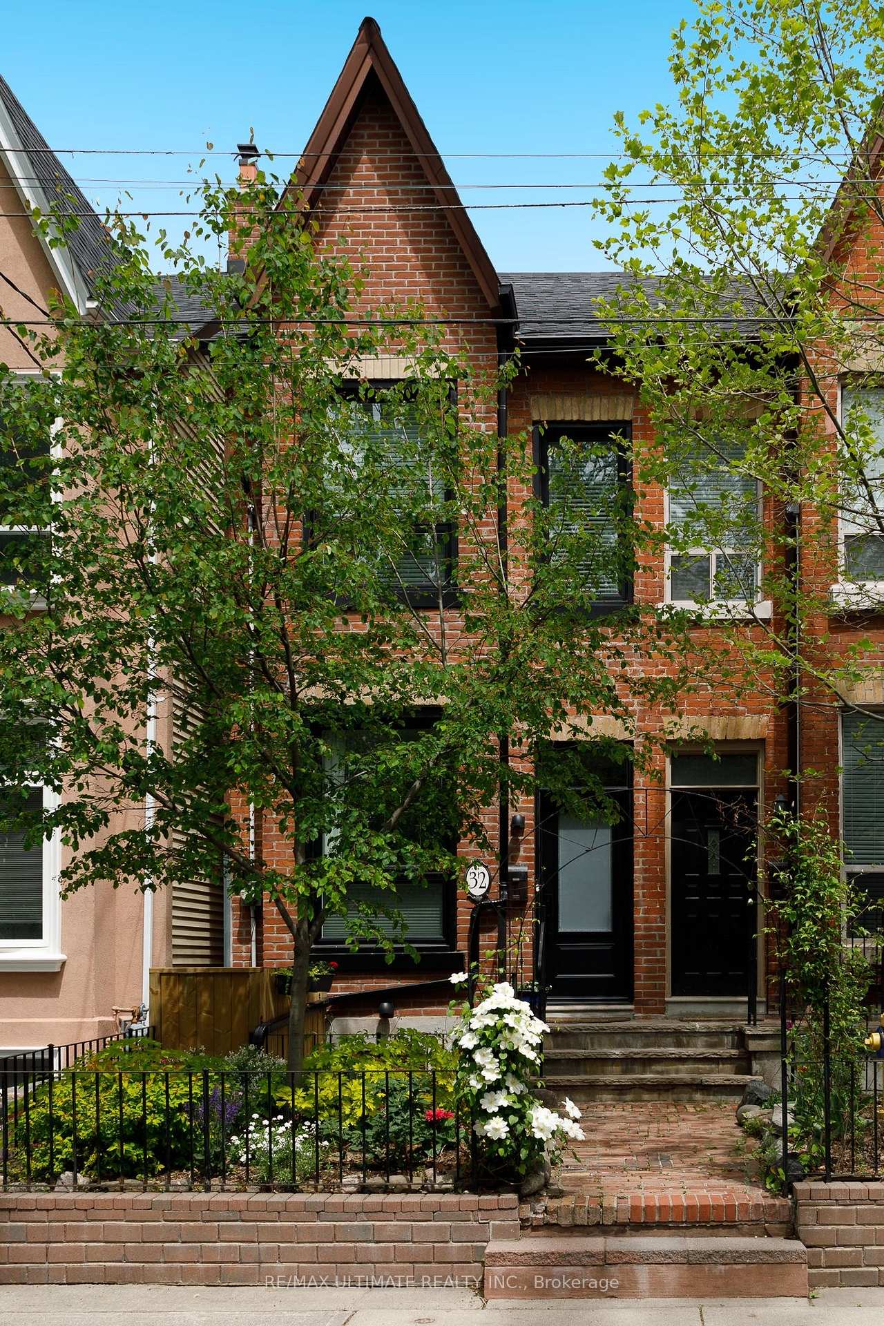 32-lindsey-avenue-toronto-ontario-c13054368