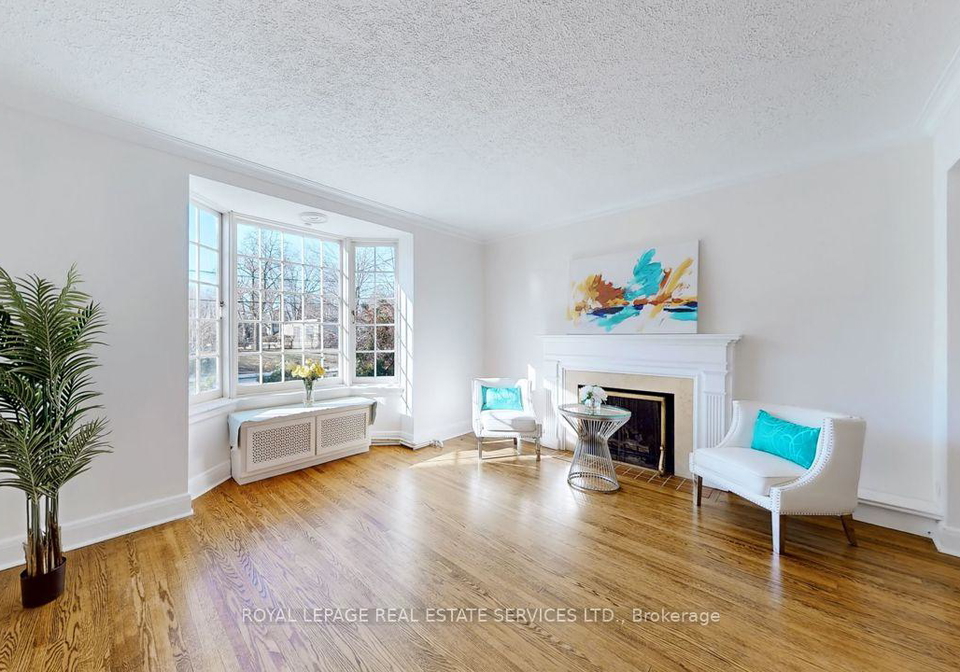19-strathgowan-crescent-toronto-ontario-c13054542