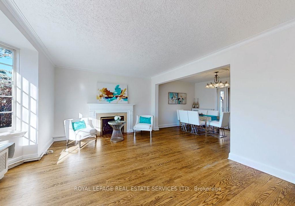 19-strathgowan-crescent-toronto-ontario-c13054542