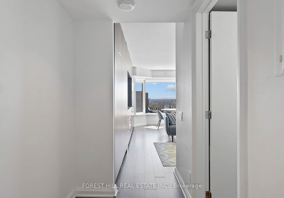155-yorkville-avenue-toronto-ontario-c13055036