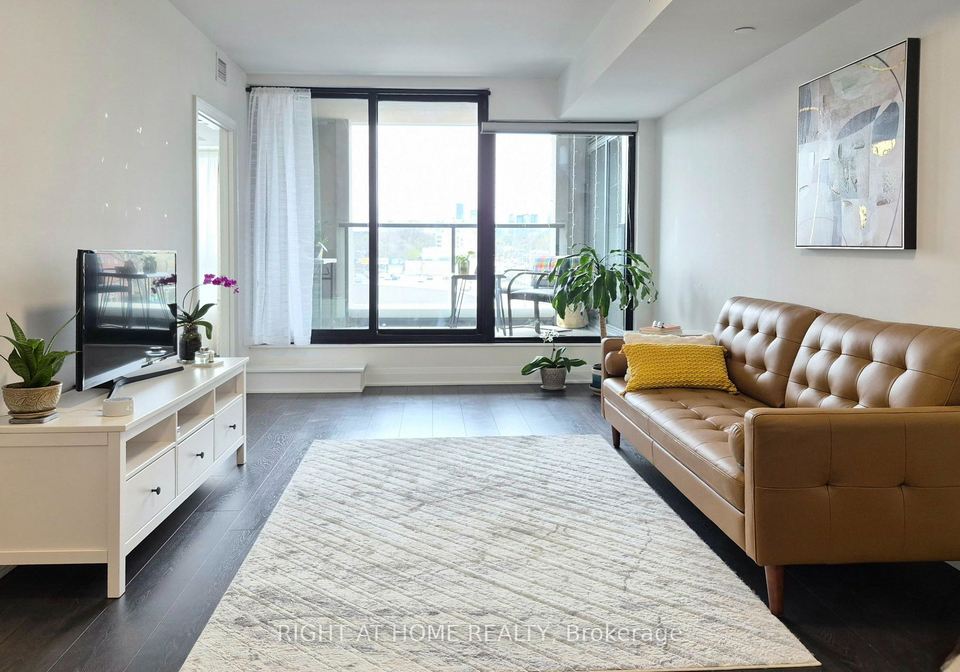 33-frederick-todd-way-w-east-york-ontario-c13055260