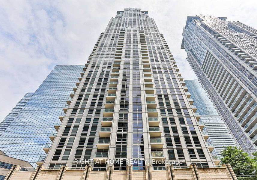 763-bay-street-toronto-ontario-c13055400