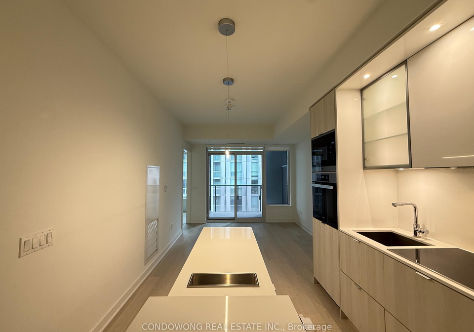 11-yorkville-avenue-toronto-ontario-c13055470