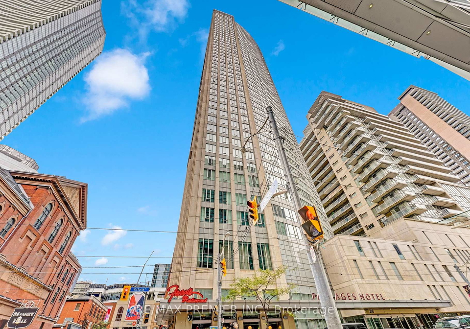 210-victoria-street-toronto-ontario-c13055694