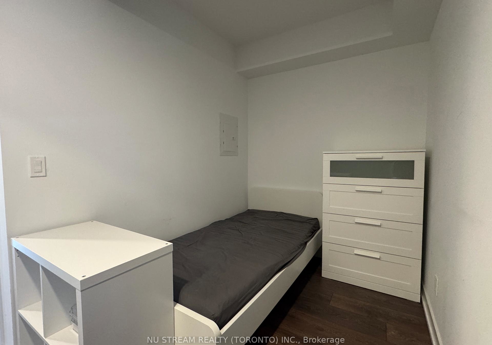 501-yonge-street-toronto-ontario-c13055770