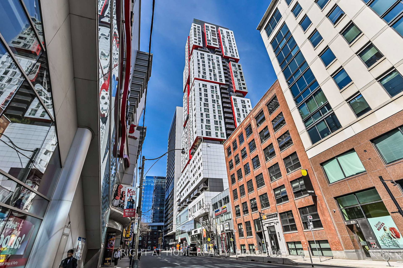 318-richmond-street-w-toronto-ontario-c13055876