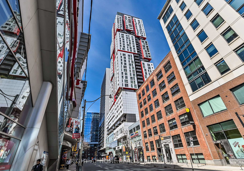 318-richmond-street-w-toronto-ontario-c13055876