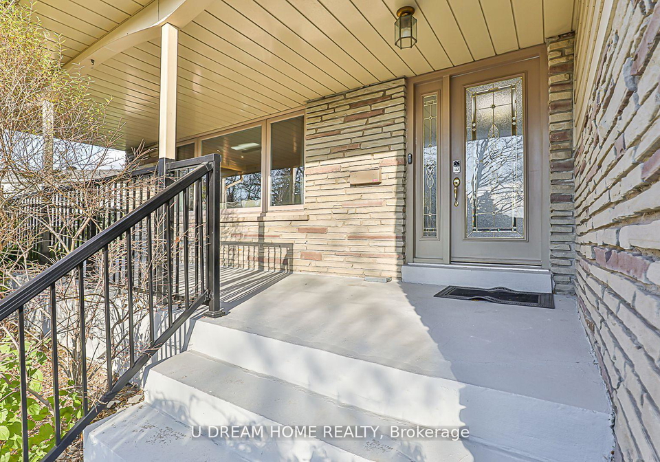 31-shawfield-crescent-north-york-ontario-c13055902