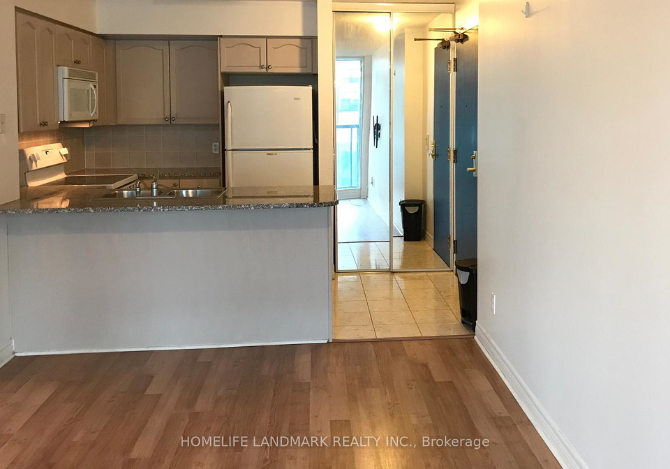 30-grand-trunk-crescent-toronto-ontario-c13056000