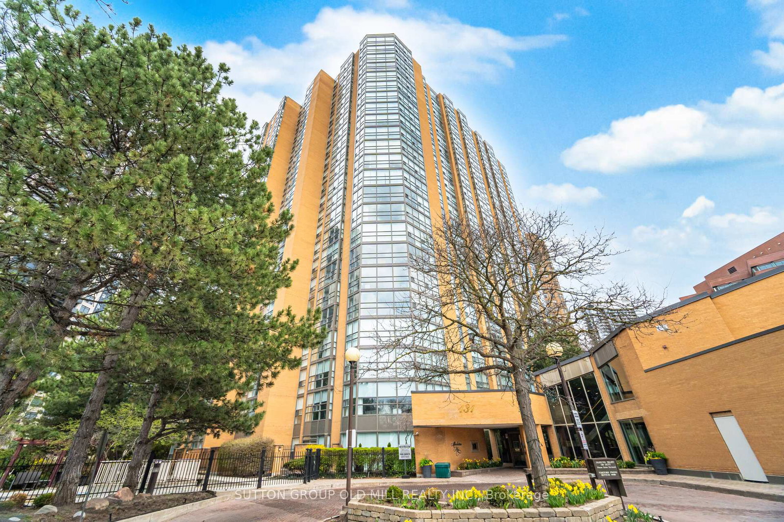131-beecroft-road-toronto-ontario-c13056150