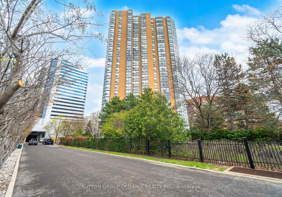 131-beecroft-road-toronto-ontario-c13056150