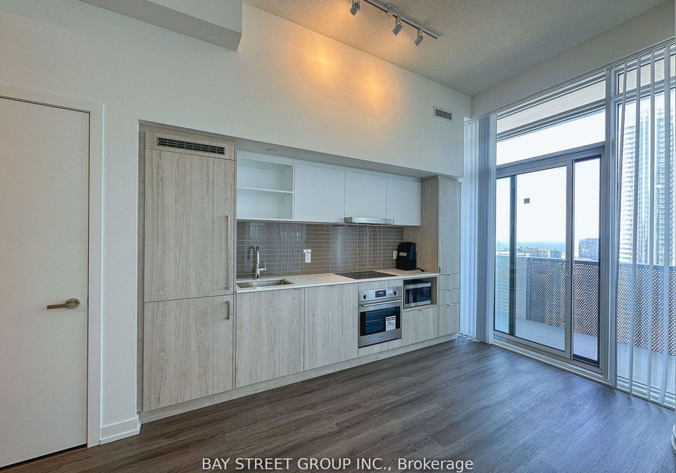 138-downes-street-toronto-ontario-c13056500