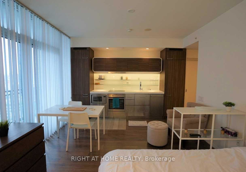 45-charles-street-e-toronto-ontario-c13056516