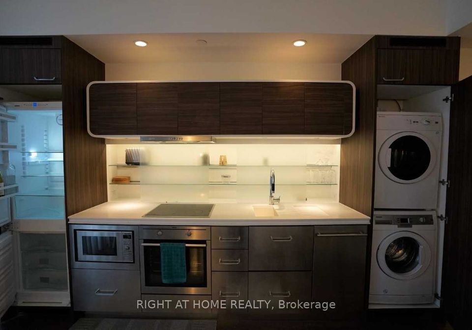 45-charles-street-e-toronto-ontario-c13056516