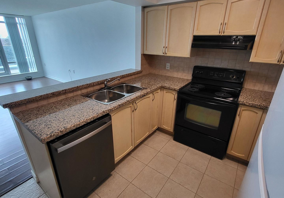3830-bathurst-street-toronto-ontario-c13056870
