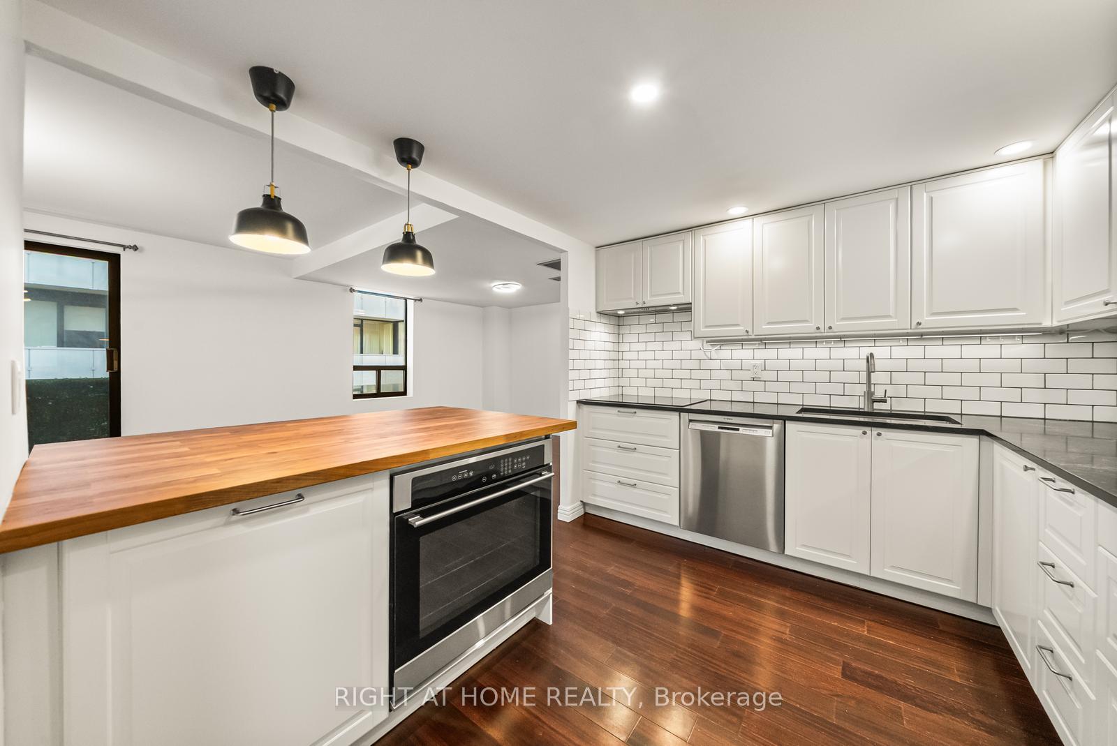 19-dundonald-street-toronto-ontario-c13056914