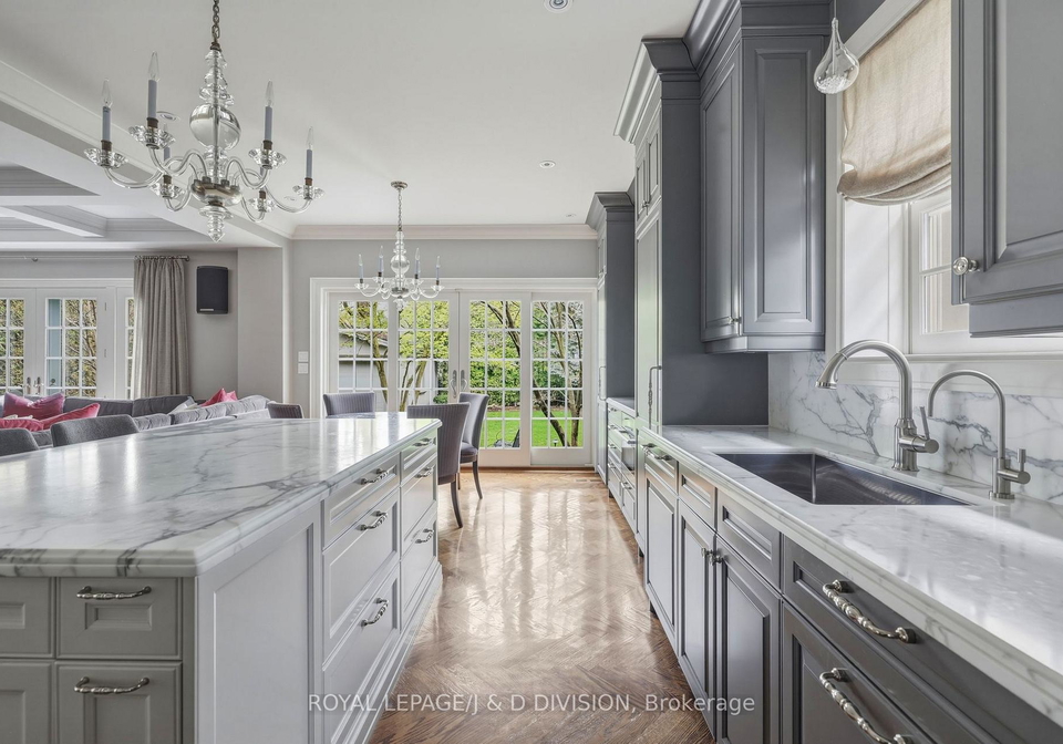 118-strathallan-boulevard-toronto-ontario-c13057690