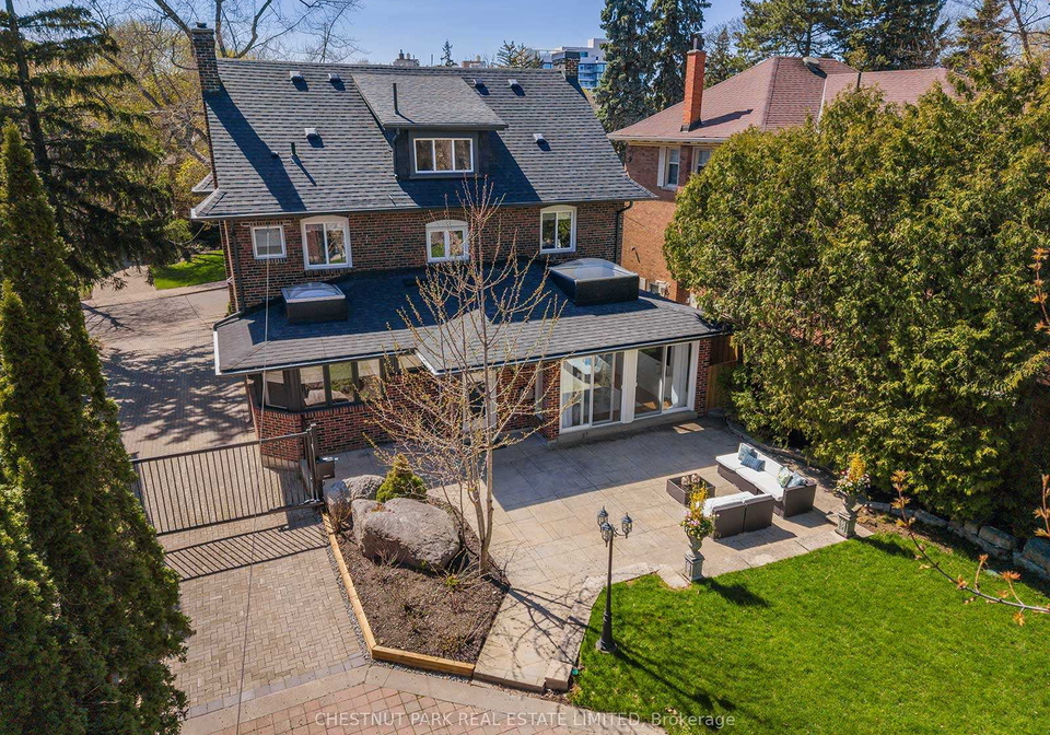 35-weybourne-crescent-toronto-ontario-c13058370